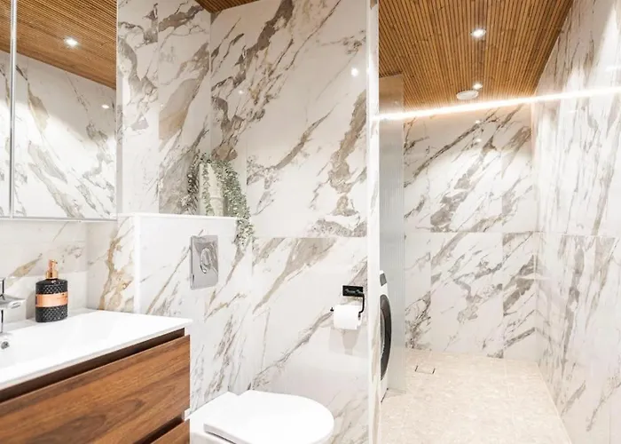 Upea Design-asunto Huippusijainnilla